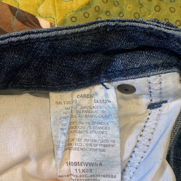 Gently worn ladies wrangler jeans, 11 x 32 size - Picture 4 of 5